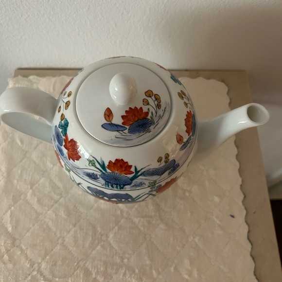 Vintage Hand Painted Lotus design William Sonoma tea pot. - Picture 4 of 8